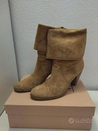 Stivaletto scamosciato