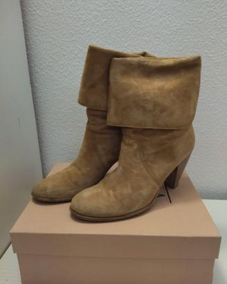 Stivaletto scamosciato