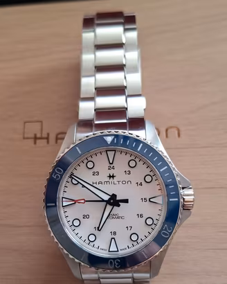 HAMILTON KHAKI NAVY SCUBA. 43mm | H82505150