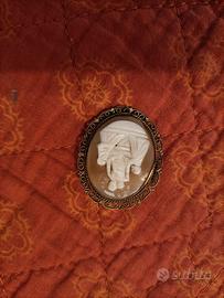 Spilla cameo vintage Madonna di Pompei