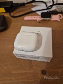 Apple AirPods 4 ANC