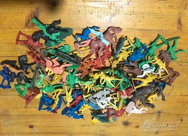 Cow-boys e indiani soldatini