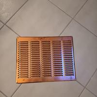 Griglia areazione in rame.