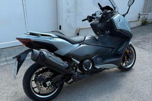 Yamaha  Tmax 560 anno  2025