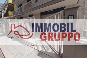 Ampio locale con pertinenza
