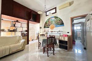 3 LOCALI A CAVALLINO