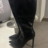 Stivali al ginocchio in pelle nera