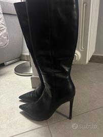 Stivali al ginocchio in pelle nera