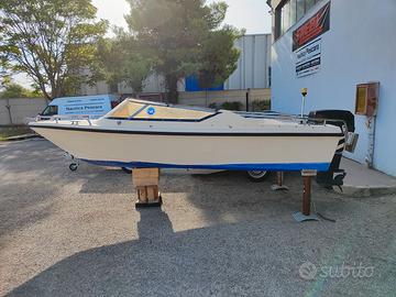 MOTOSCAFO ILVER CONERO CON MOTORE E CARRELLO