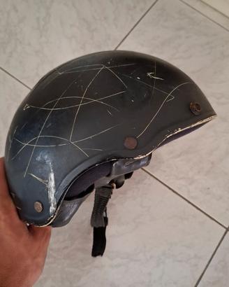 casco scooter a scodella