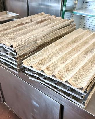 teglie forate per baguette usate