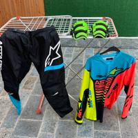 Abbigliamento cross pantalone maglia ginocchiere