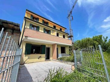 Villetta a schiera di 123 m² con più di 5 locali a