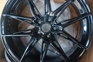 Cerchi 19, canale j8,5 mozzo 5x108