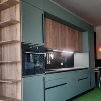 Cucina da exposizione completa di elettrodomestici