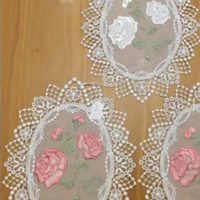 Addobbi per vetri, centrini