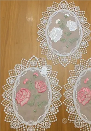 Addobbi per vetri, centrini