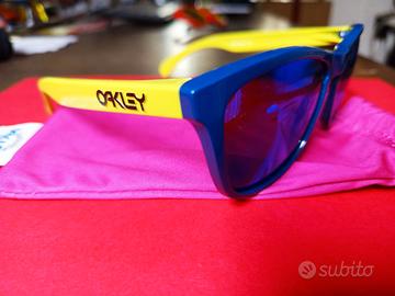 Occhiali da sole Oakley Frogskins 24-360 Polarizza
