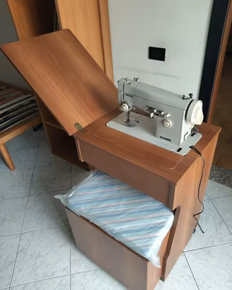 macchina da cucire necchi con mobile
