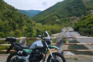 Moto Guzzi V85TT 2021 centenario 