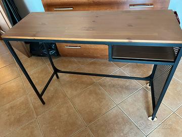 Scrivania IKEA