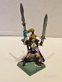 Ancella della Regina Eterna Alti Elfi Warhammer