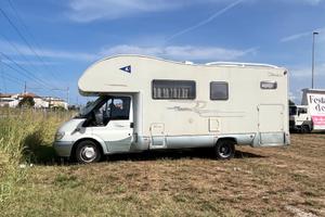 Camper mansardato  Ford  2005( 6 posti)