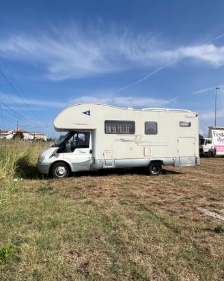 Camper mansardato  Ford  2005( 6 posti)