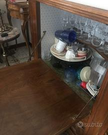 mobile bar in stile antico