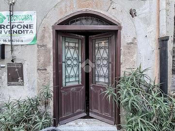 2 LOCALI A ORIOLO ROMANO
