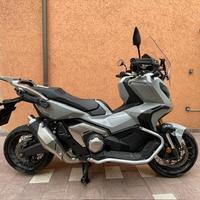 Honda X-ADV 750 - 2021 con accessori