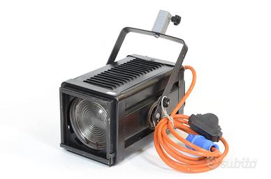 VARIE Spot fresnel 1000W con lampada
