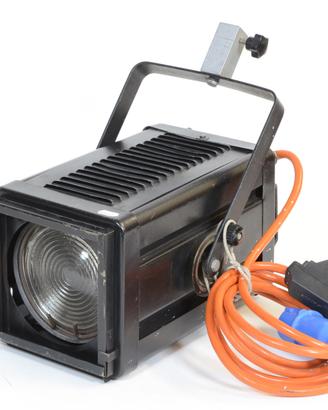 VARIE Spot fresnel 1000W con lampada