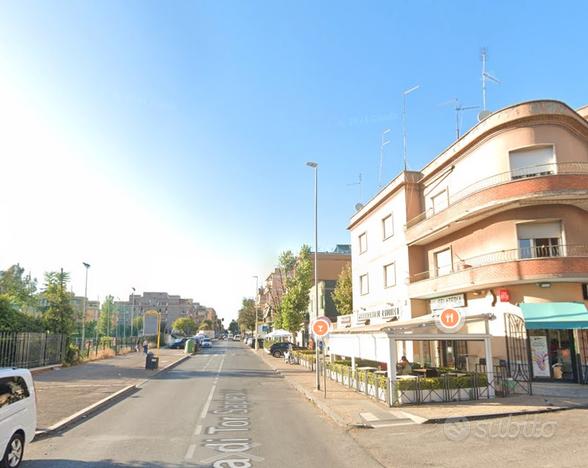 Tor sapienza ampio monolocale con balcone