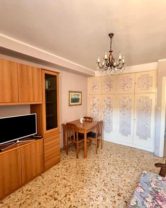 Poli: appartamento adiacente servizi