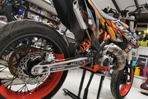 Ktm 125 Exc targato con kit motard