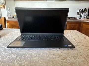 Dell Inspiron 15 3520 i5-1235U 16GB RAM 512GB SSD