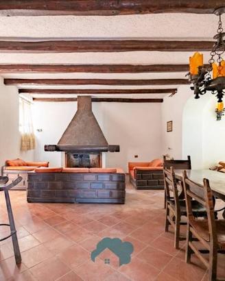 Villa di 310 m² con più di 5 locali a Palestrina