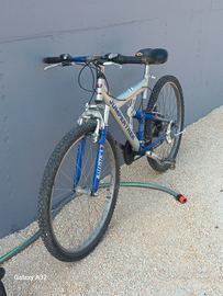 bici da mountain bike 