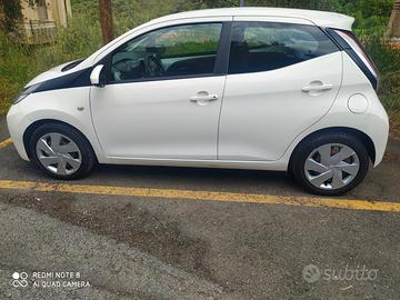 TOYOTA Aygo 2ª serie - 2016