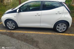 TOYOTA Aygo 2ª serie - 2016