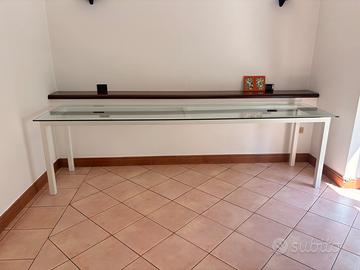 Tavoli in vetro e metallo