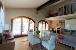 Rustico / Casale di 550 m² con più di 5 locali a C