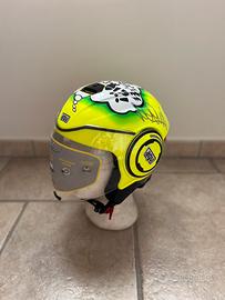 Casco agv firmato da valentino rossi.