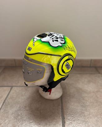 Casco agv firmato da valentino rossi.