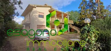 Villa con due appartamenti
