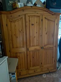 Armadio stile country o rustico