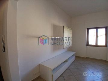 Appartamento di 98 m² con 4 locali e box auto a Ro