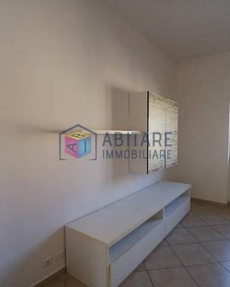 Appartamento di 98 m² con 4 locali e box auto a Ro