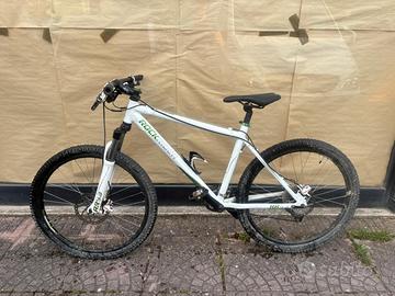 MOUNTAIN BIKE - "ROCKRIDER"
